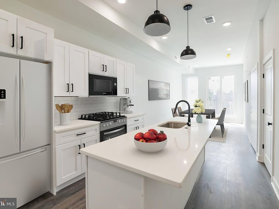 1st image of 623 N 52nd St Unit 6