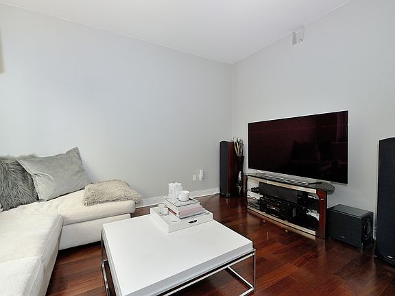 4th image of 130 W 19th St APT 3D