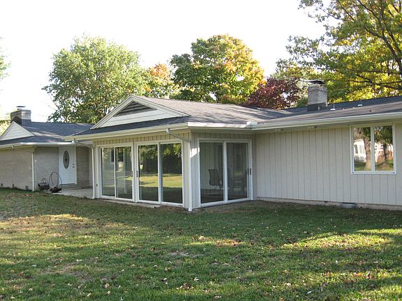2nd image of 808 Cherry Hill Dr