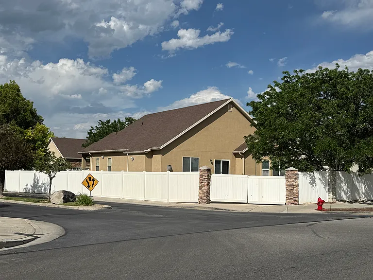 4047 W Hollandia Ln — Photo 30