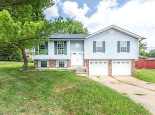 3 Overland Trail Ct, Saint Charles, MO 63304