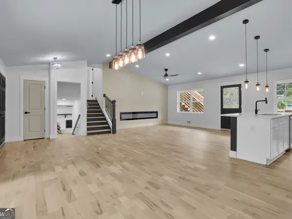 4255 Glenda Dr, College Park, GA 30337