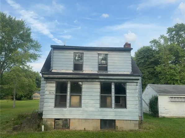 3573 Pershing Ave, Hubbard, OH 44425