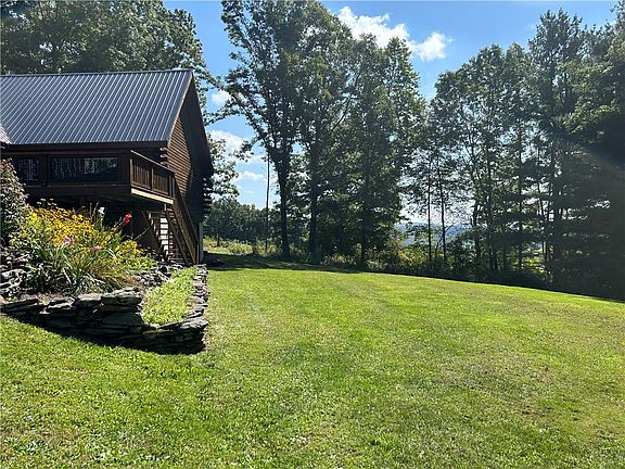 4th image of 190 Butternut Rd