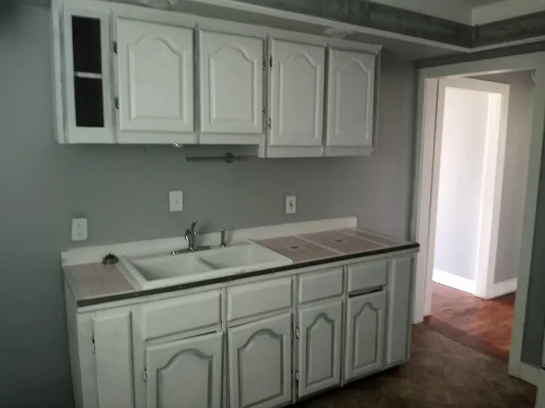 111 James Ave — Photo 3