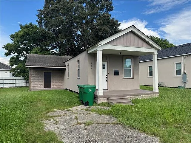 3 bed, 1.0 bath, 903 sqft, $1,600 — Photo 3