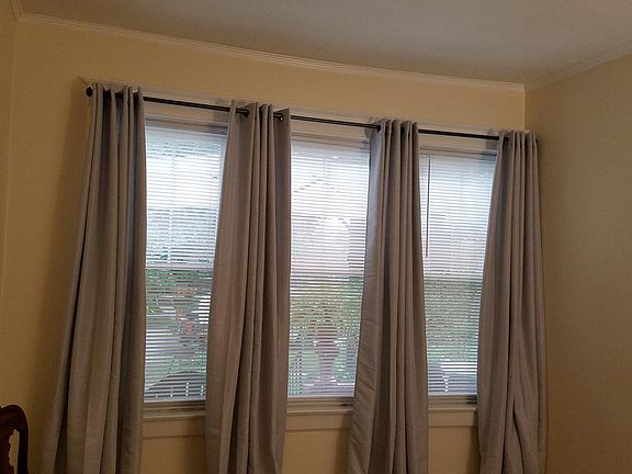 L/R Front Windows with curtains