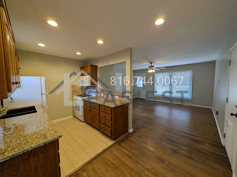 709 SE Green St — Photo 6