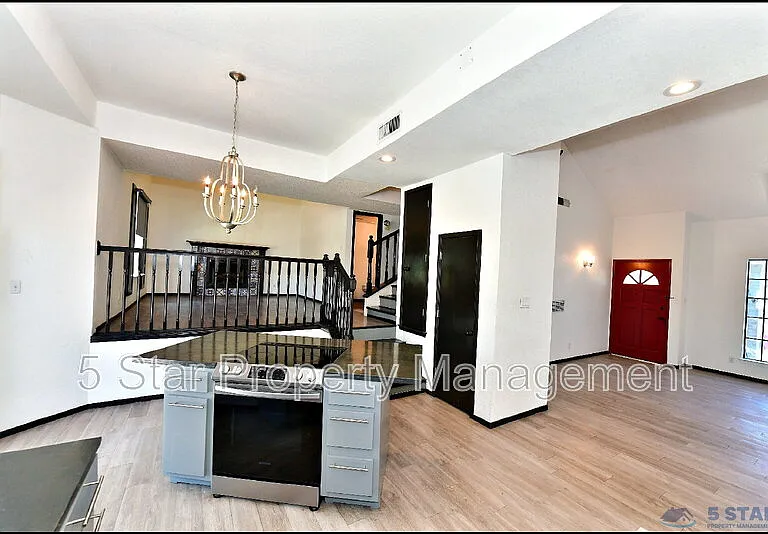 7249 Imperial Ridge Dr — Photo 13