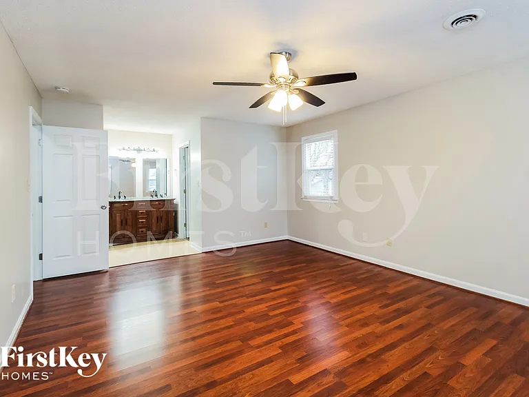3005 Manchester Dr — Photo 9