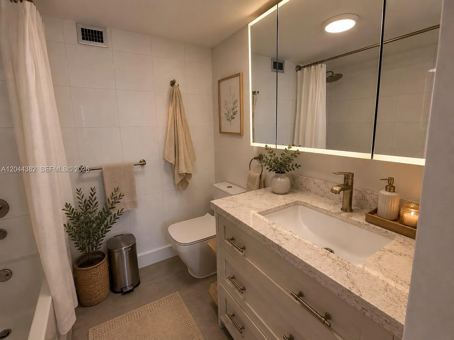 Bayview Towers Condo Sout — Photo 2