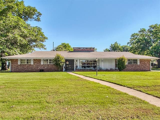1st image of 938 SE Greystone Pl