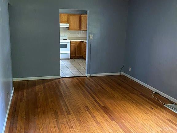 4th image of 4526 N Caroline Ave