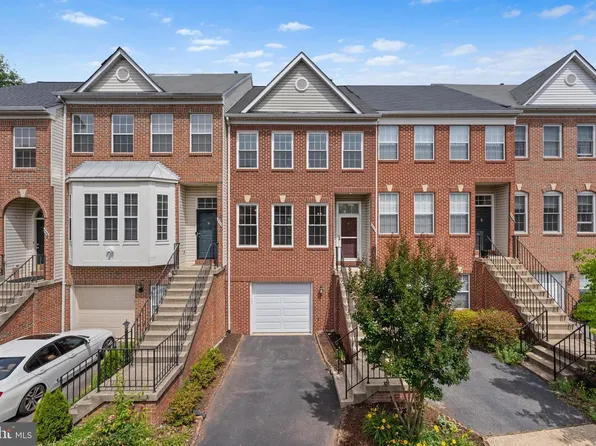 2550 James Monroe Cir, Herndon, VA 20171