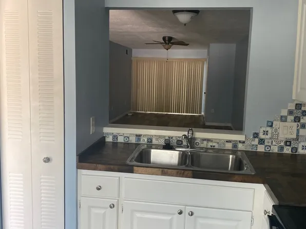 13984 Mission Oaks Blvd, Seminole, FL 33776