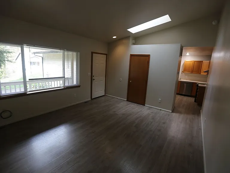 6910 E Crestwood Ct — Photo 3