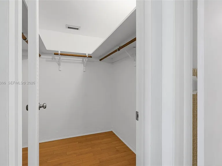 2851 Leonard Dr #J402 — Photo 22