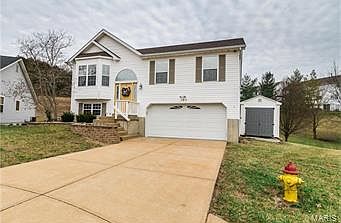 1st image of 105 Pebble Ct