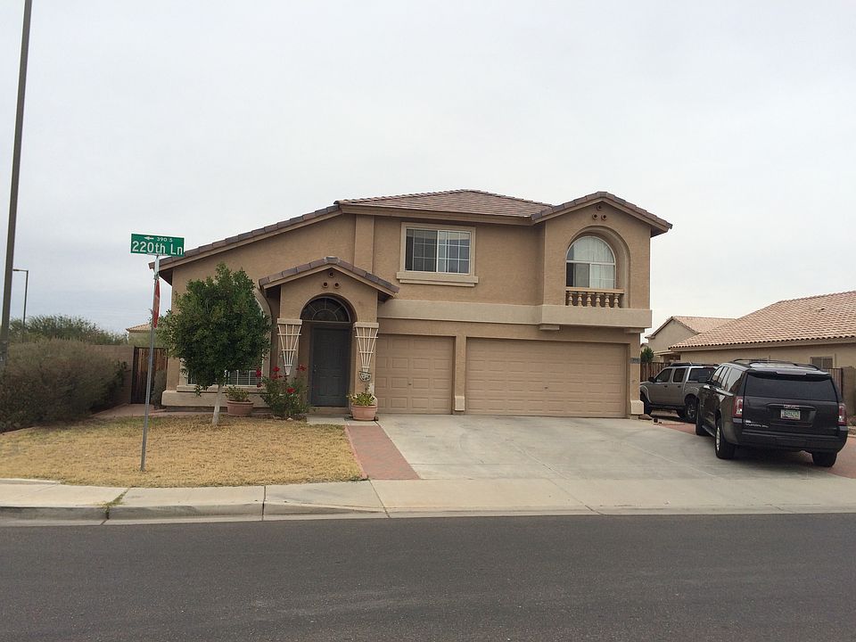 1st image of 390 S 220th Ln