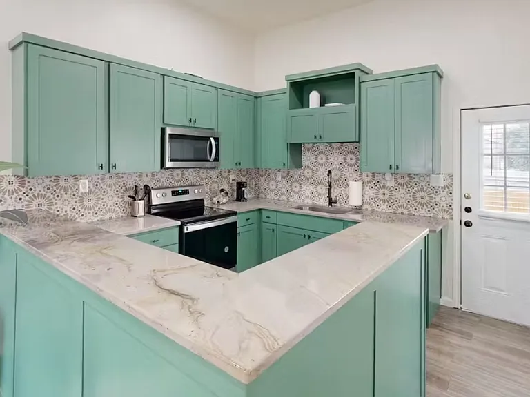 322 Andrews St #A — Photo 4