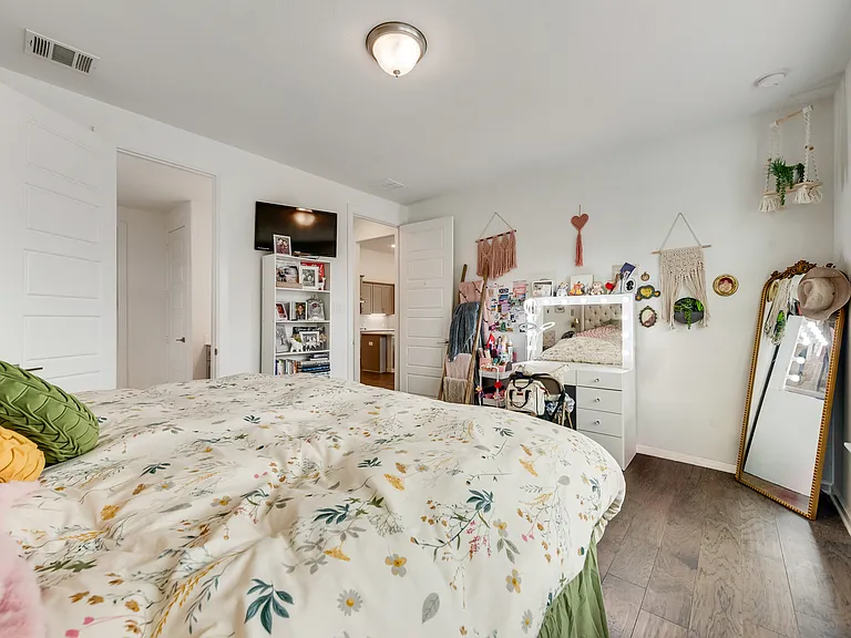 408 Remington Rd — Photo 11