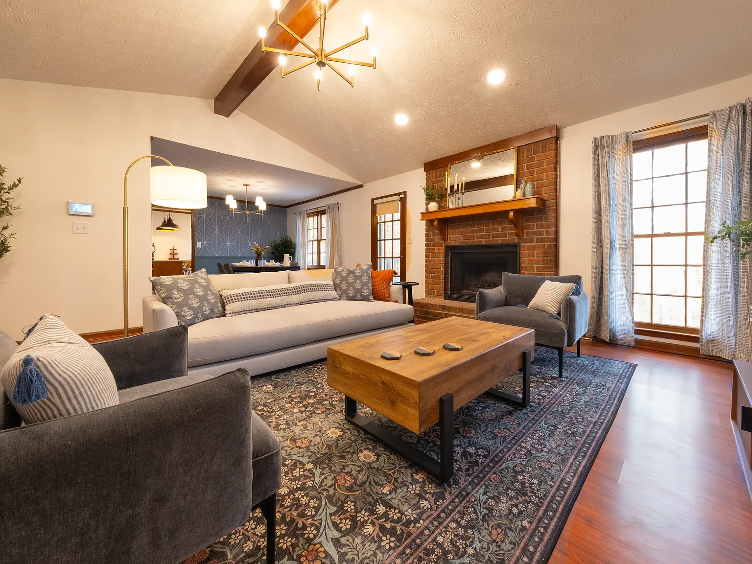 4 bed, 3200 sqft, $7,800 — Photo 4