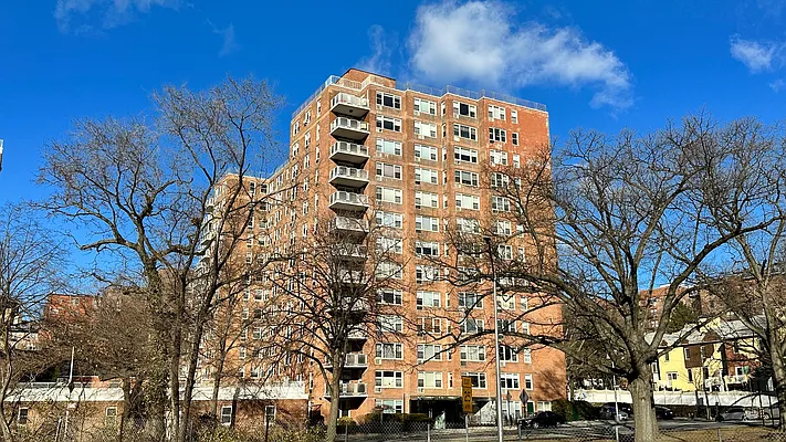 Sold by Coldwell Banker Signature Properties | media 16