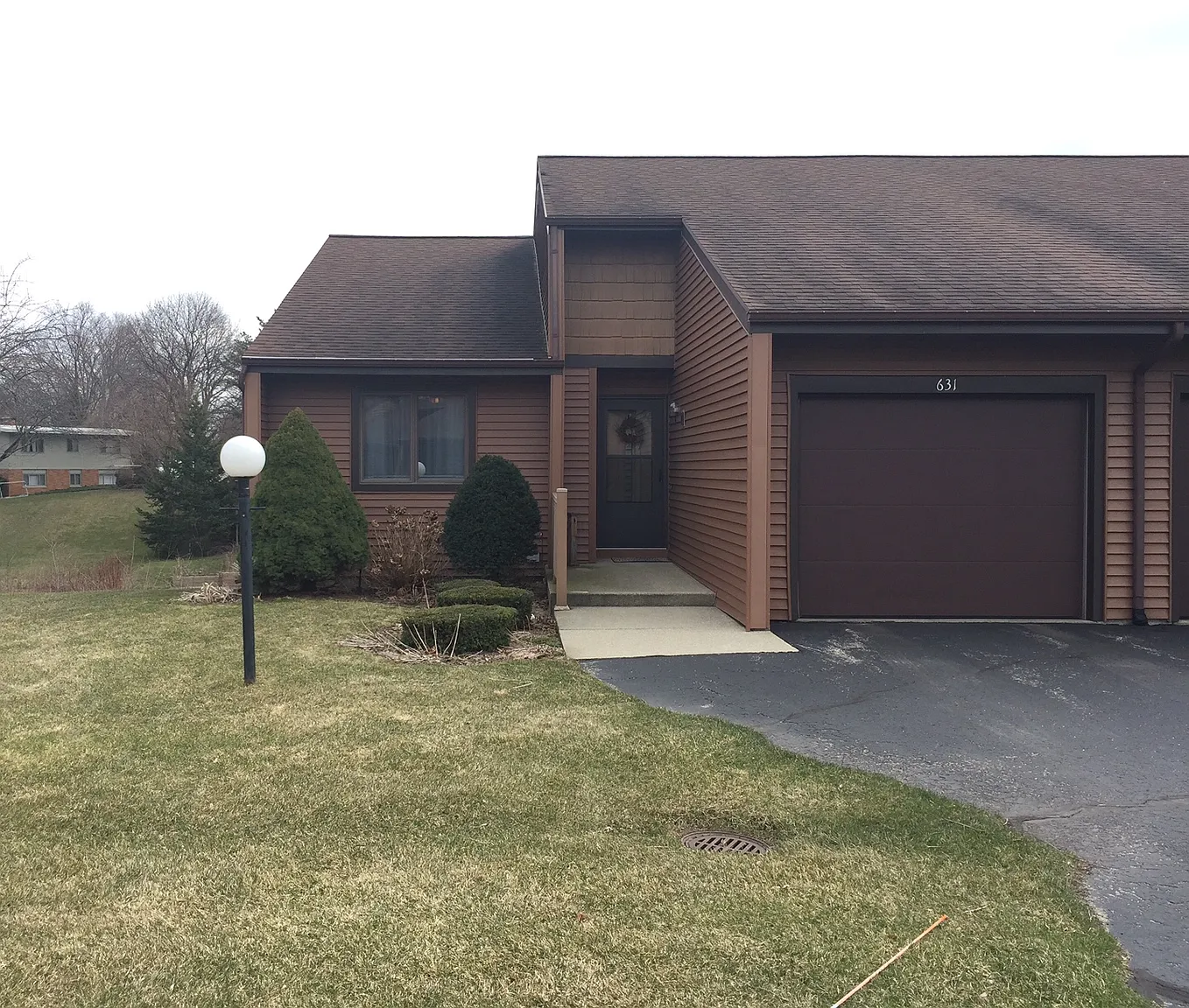 631 Maple Creek Dr photo 1