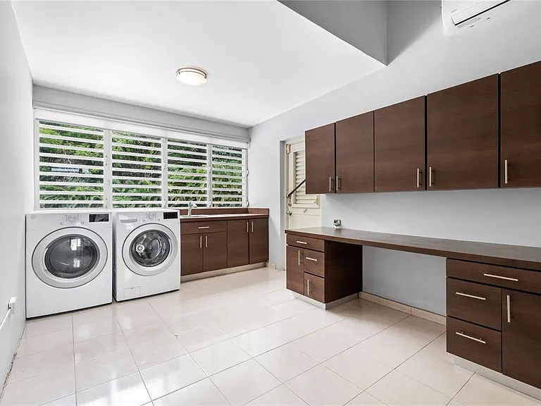 606 Calle 1 — Photo 16