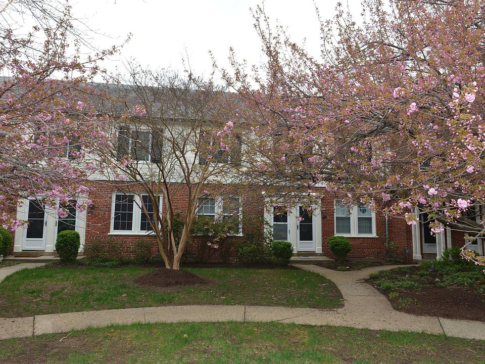 1st image of 2700 16th St S #000