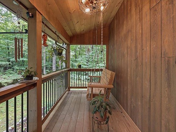 4th image of 17 Forest Ridge Road