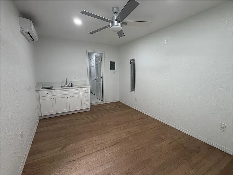 205 S Chandler Ave — Photo 17