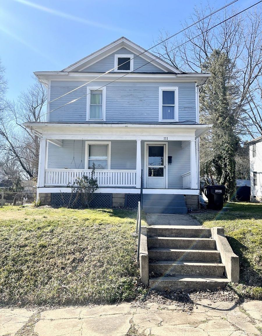 111 Elm St Belpre Oh 45714 Mls 2427876 Zillow