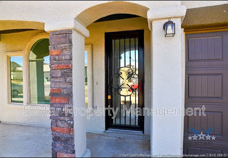 781 Croxdale St — Photo 5