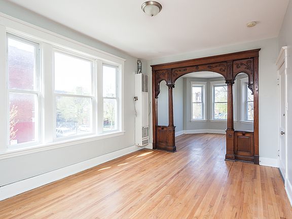 2nd image of 901 N Mozart St #2