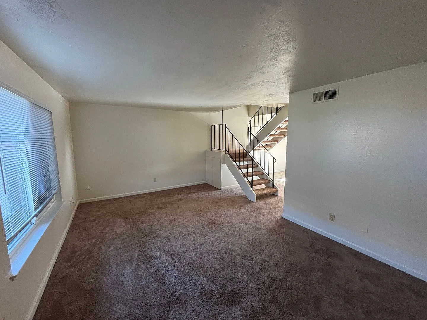 Nice 3 Bed, 1 Bath, Two Story Condo Overlooking Pool — Photo 2
