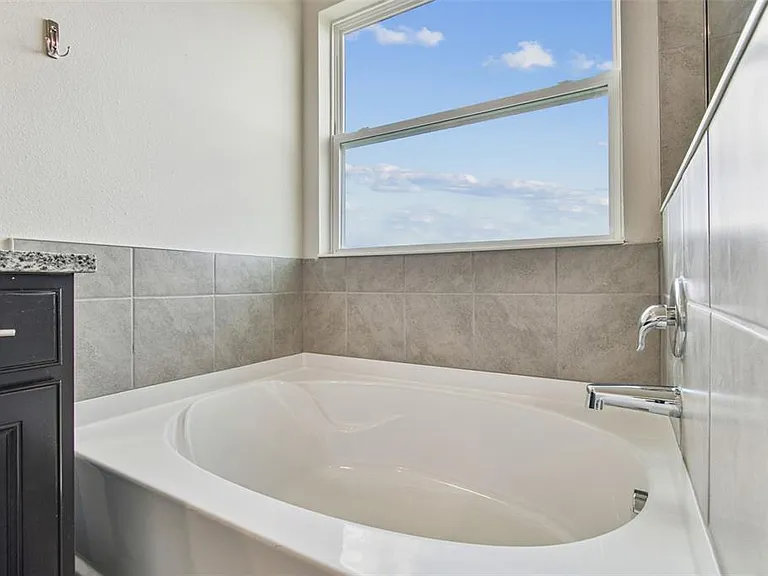 3827 Sunny Spring St — Photo 35