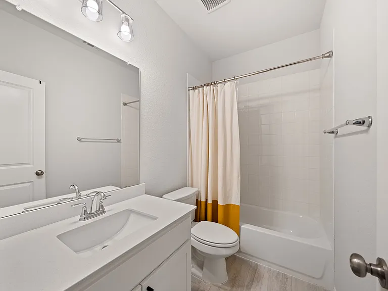 Ensuite bathroom (bathroom #2) attached to bedroom #3.