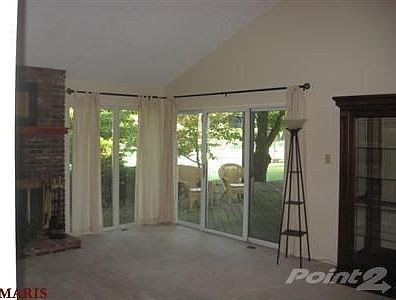 5th image of 675 Wilshire Dr