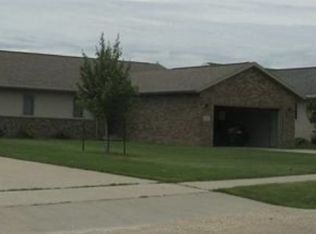 634 E Main St, Epworth, IA 52045