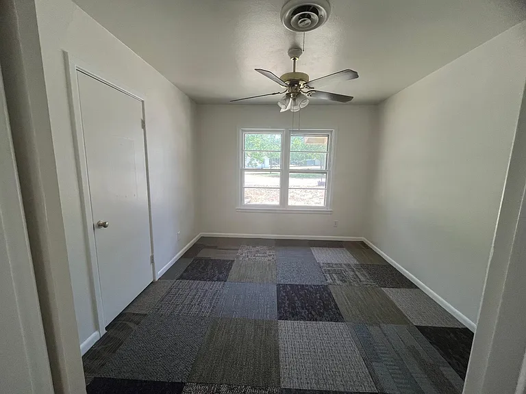 808 Gilmore St — Photo 8