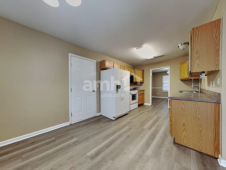 6818 Audrianna Ln — Photo 5