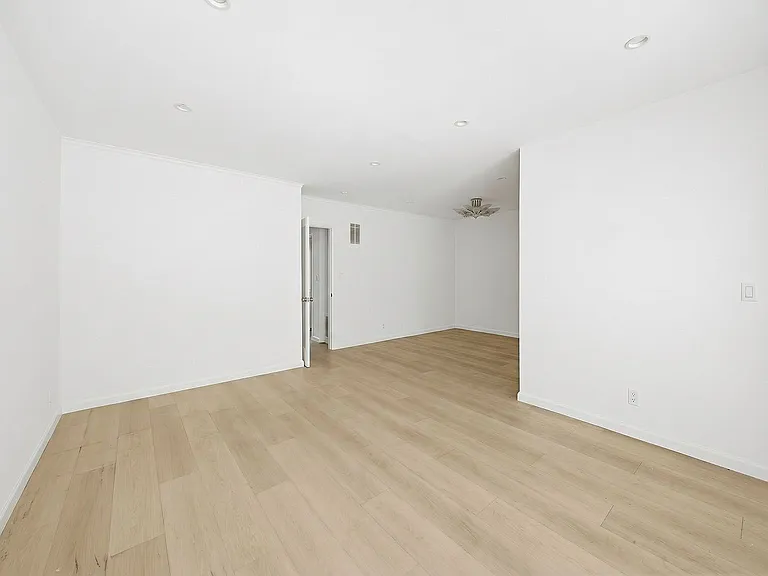 337 S Rexford Dr #3 — Photo 9