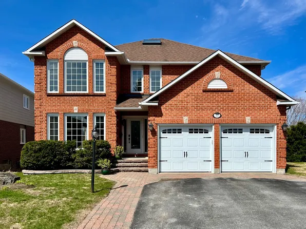 50 Rosenfeld Cres, Ottawa, ON K2K 2L2