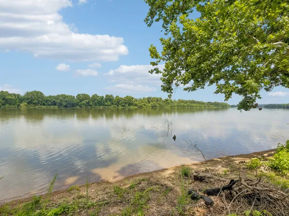 194 Lakeshore Cir, Bumpus Mills, TN 37028