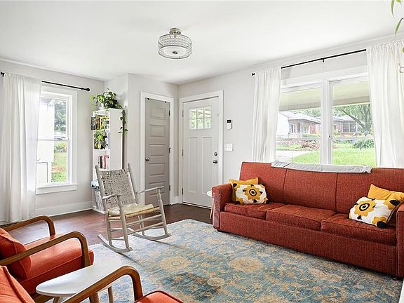 5th image of 2280 Larchwood Rd SW