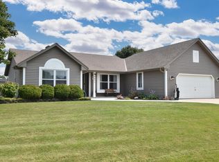 6671 High Hill Cir, Racine, WI 53402