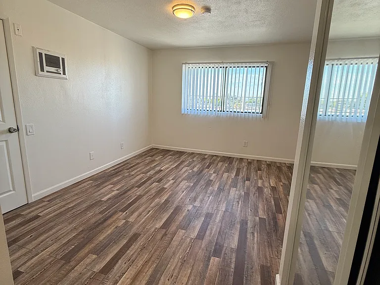 1600 W Carson St #212 — Photo 18