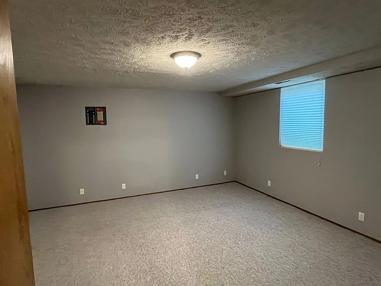1417 W Charles St — Photo 18