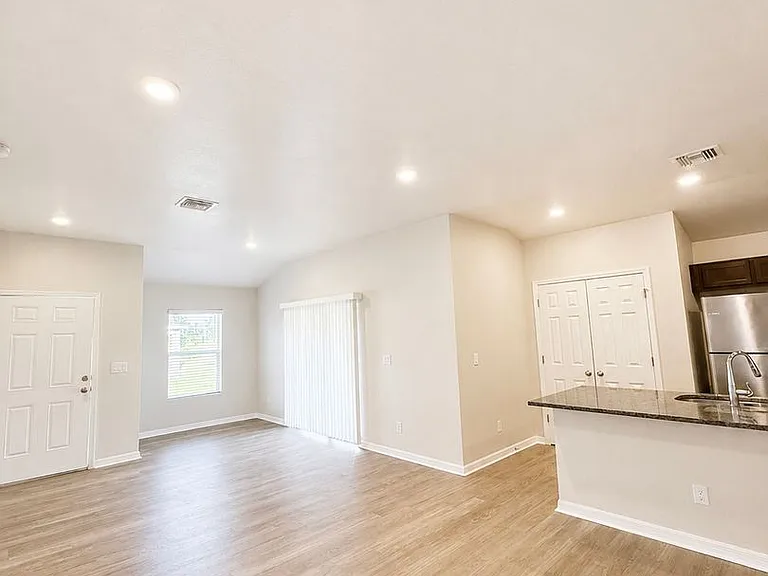 361 Greenbriar Blvd — Photo 11
